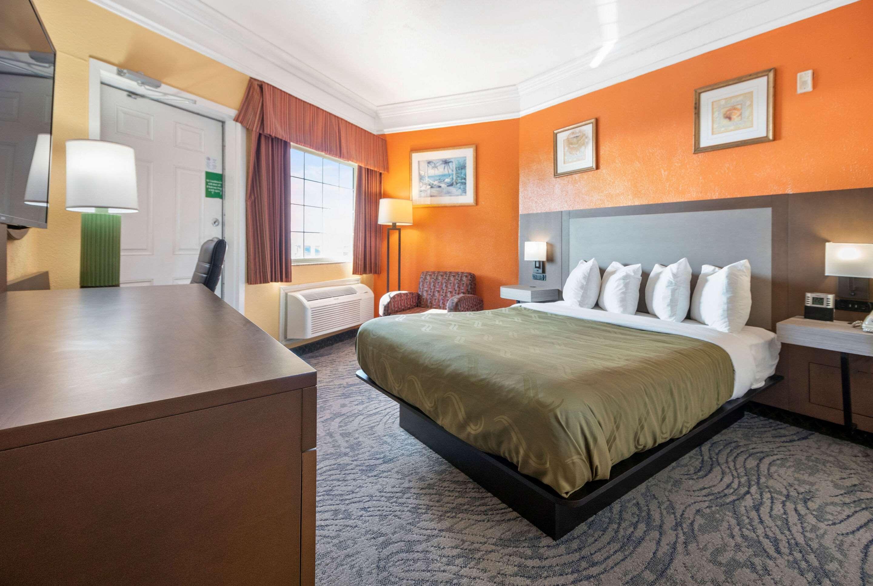 Quality Inn & Suites Galveston - Beachfront מראה חיצוני תמונה