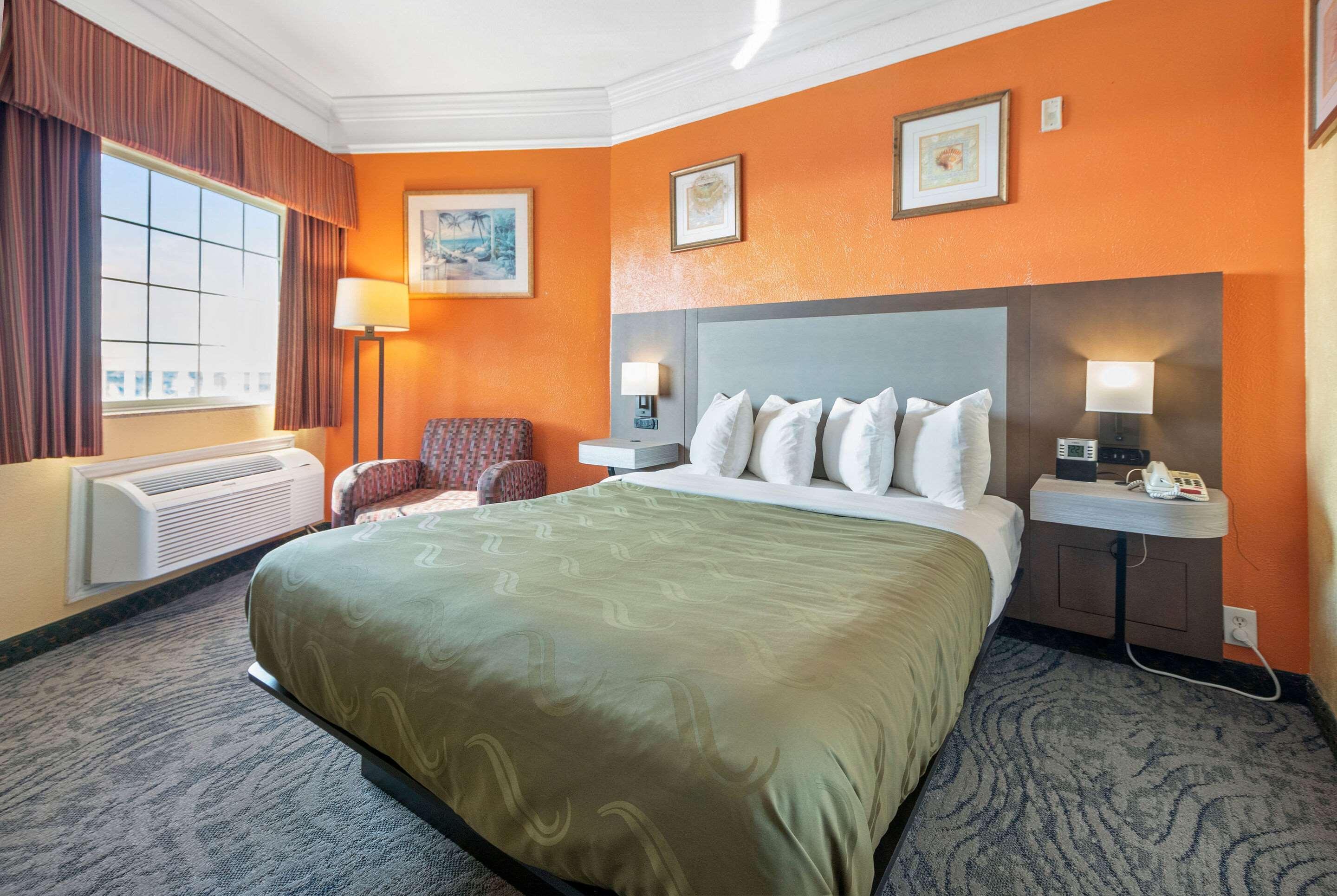 Quality Inn & Suites Galveston - Beachfront מראה חיצוני תמונה