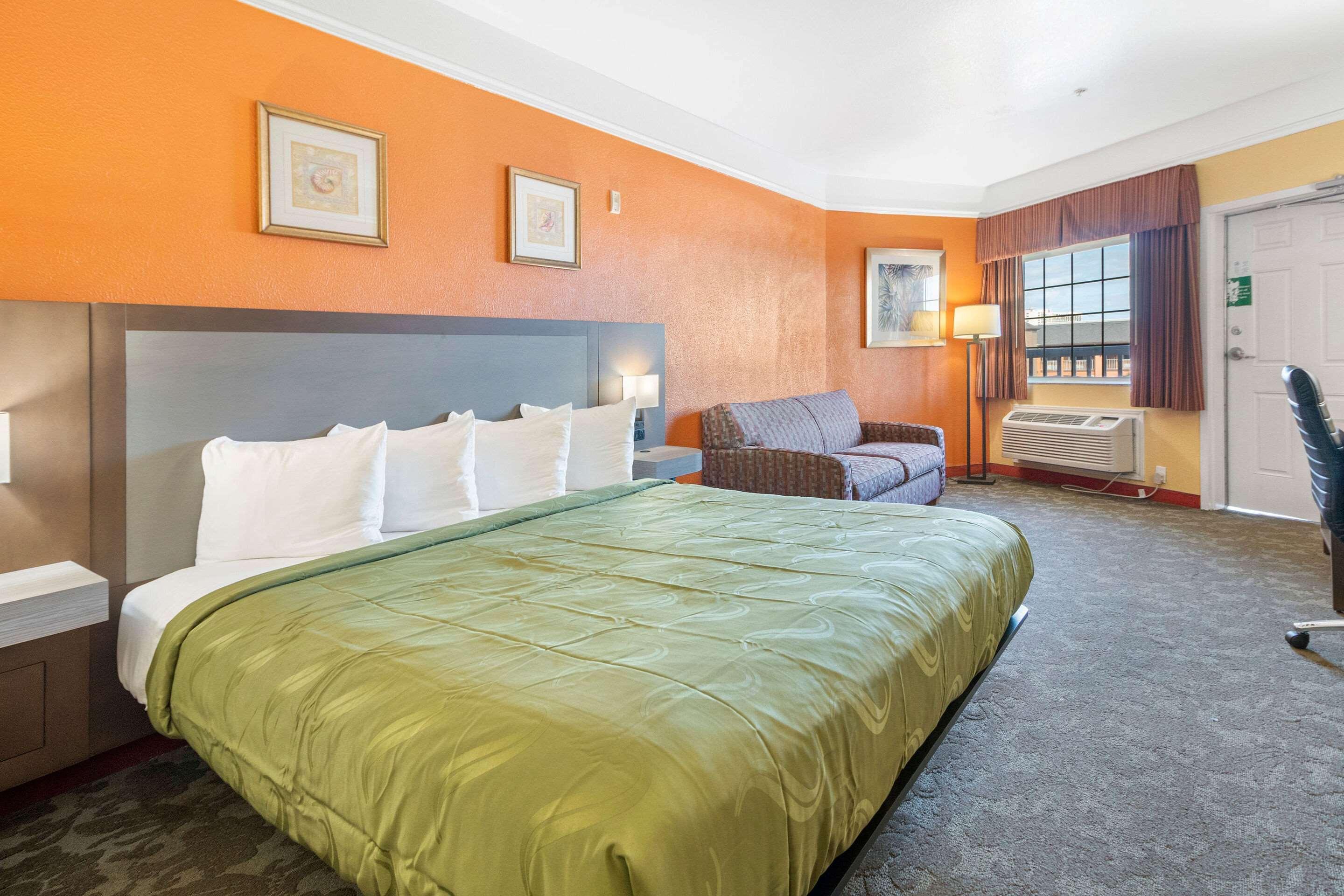 Quality Inn & Suites Galveston - Beachfront מראה חיצוני תמונה
