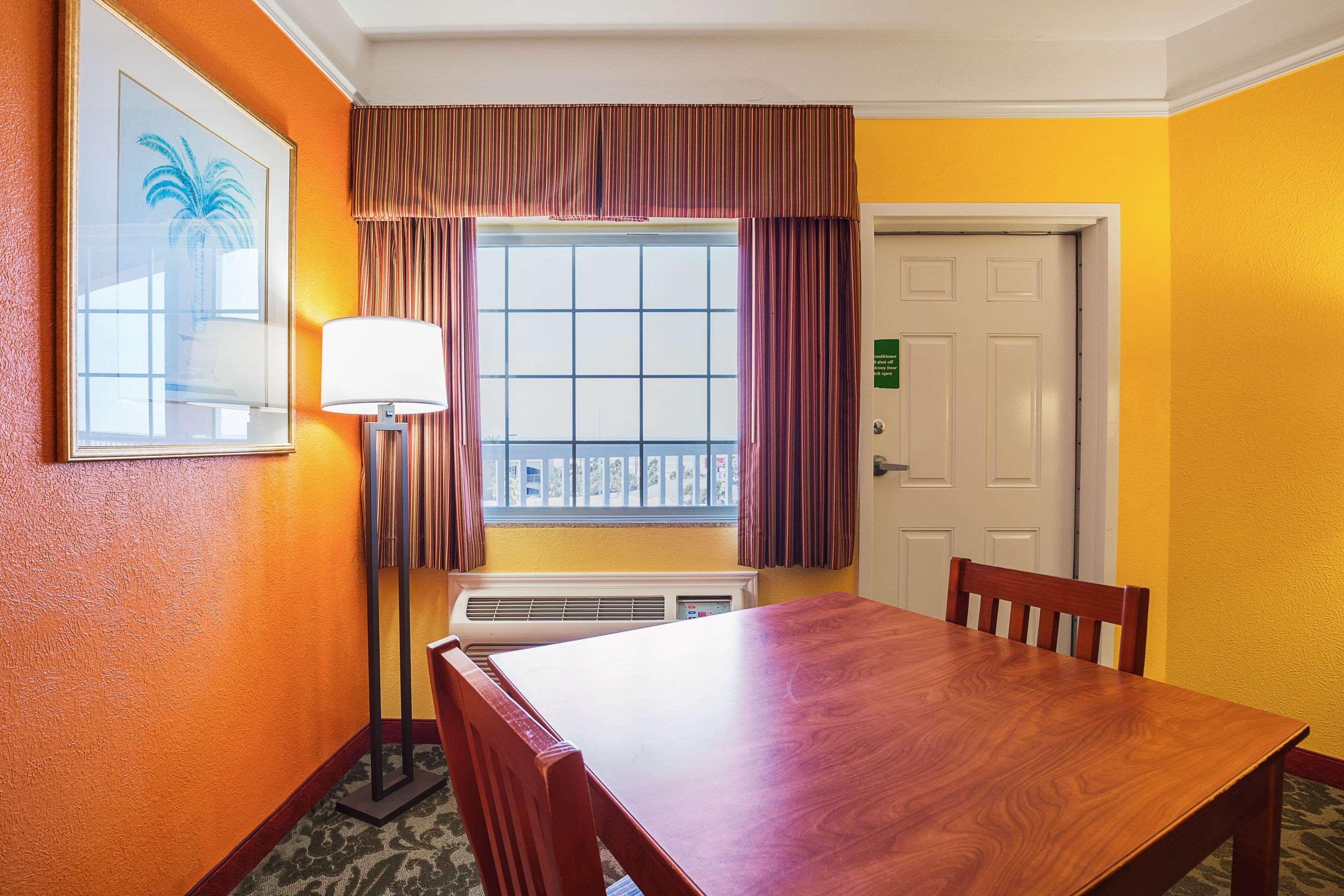 Quality Inn & Suites Galveston - Beachfront מראה חיצוני תמונה