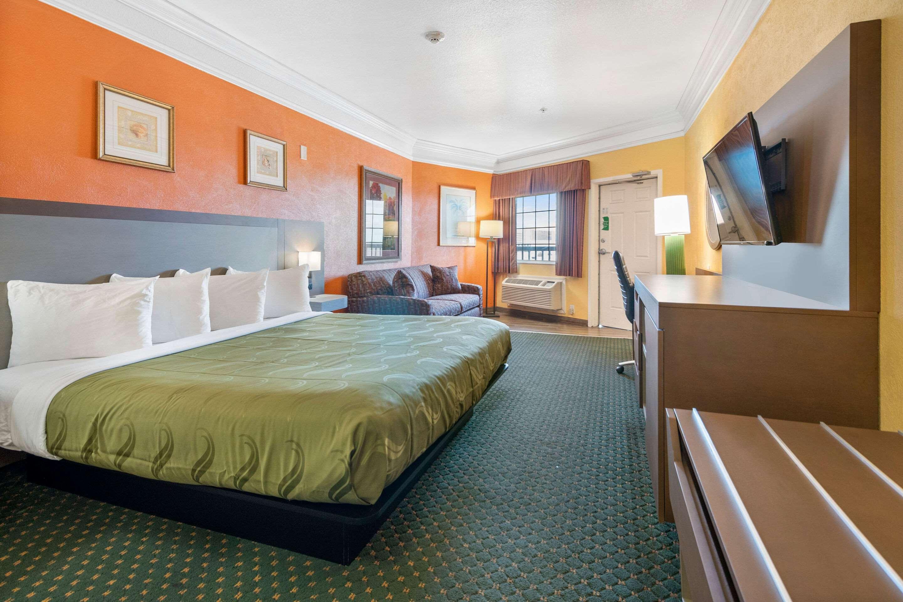 Quality Inn & Suites Galveston - Beachfront מראה חיצוני תמונה