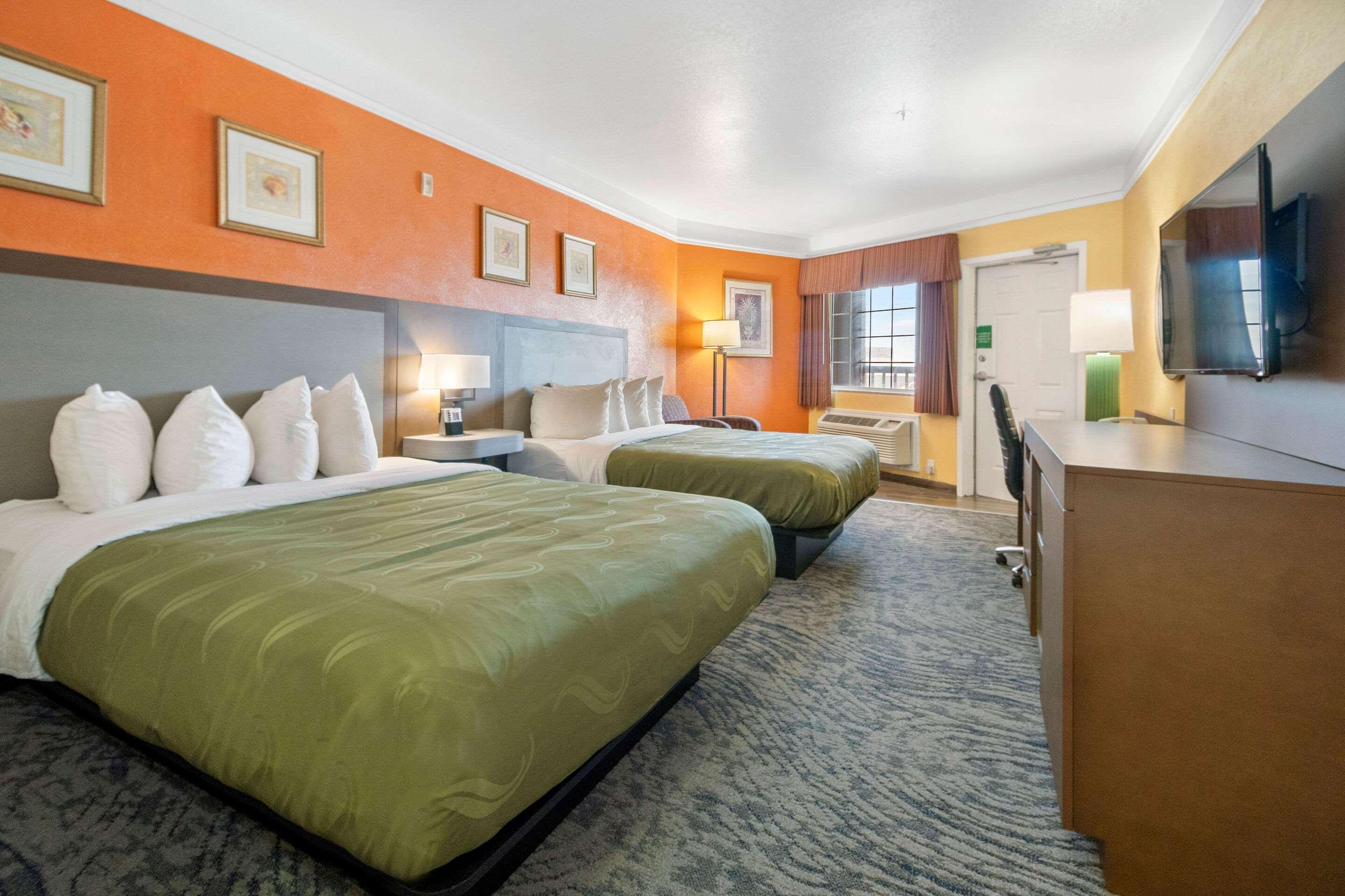 Quality Inn & Suites Galveston - Beachfront מראה חיצוני תמונה