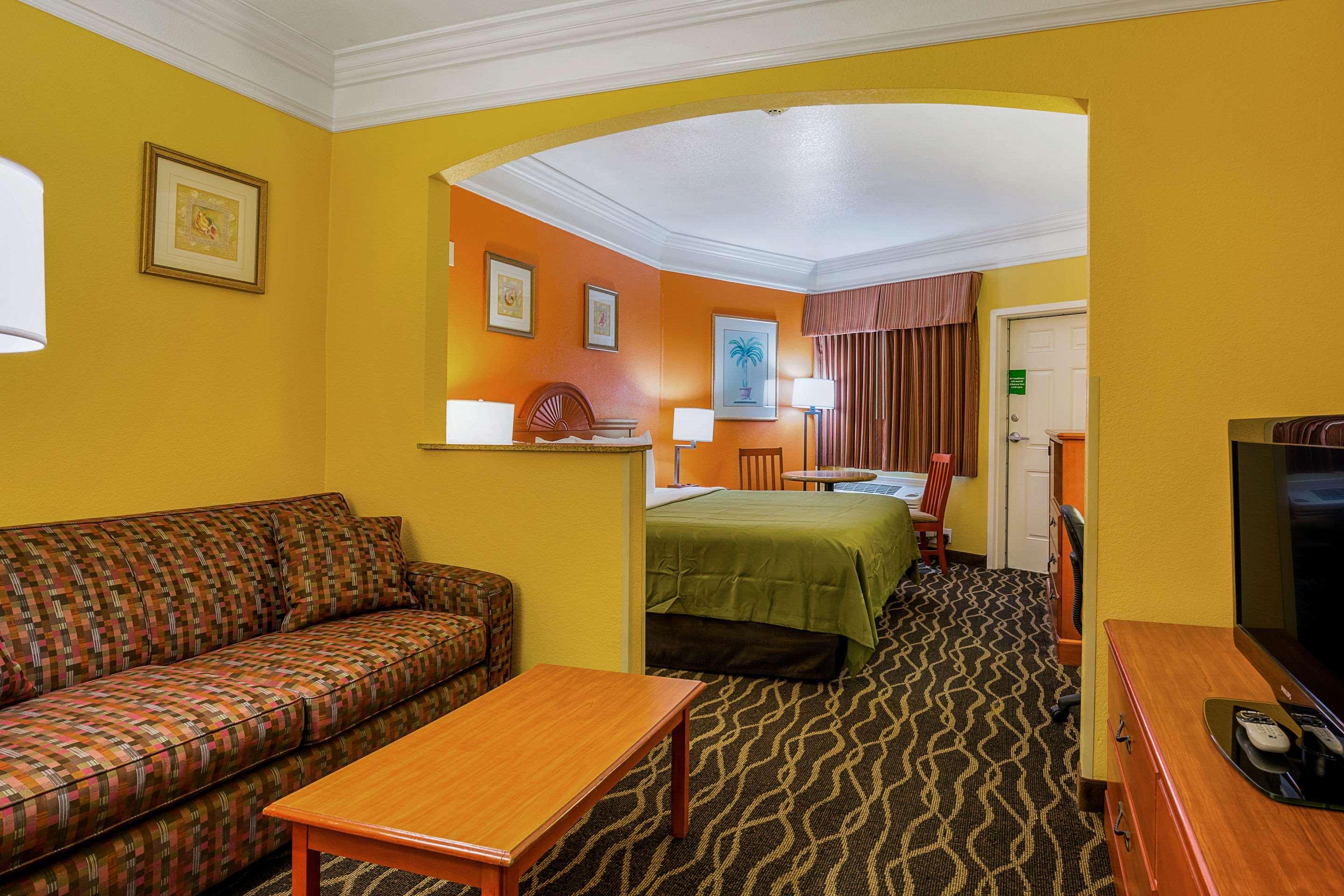 Quality Inn & Suites Galveston - Beachfront מראה חיצוני תמונה