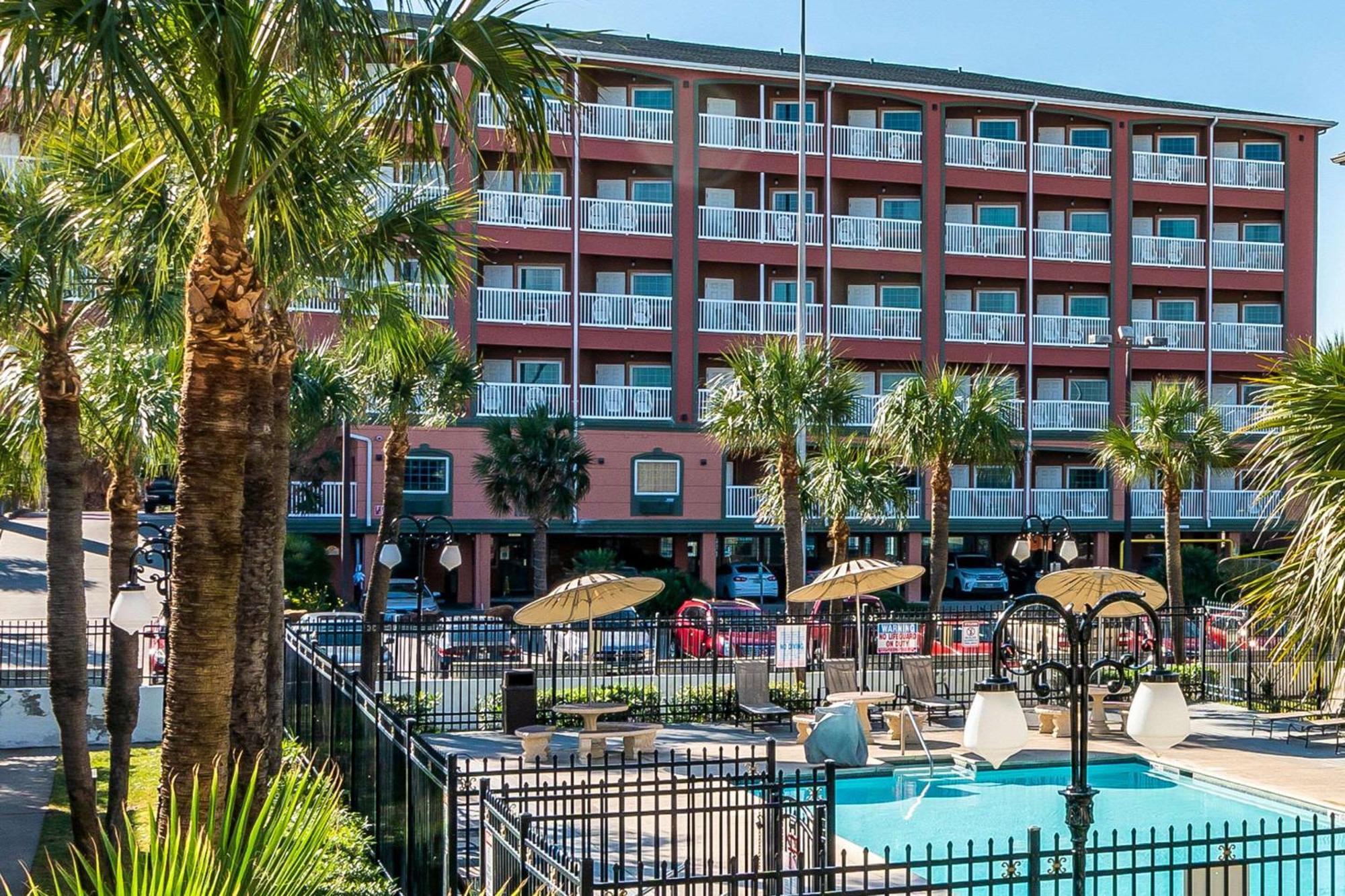 Quality Inn & Suites Galveston - Beachfront מראה חיצוני תמונה