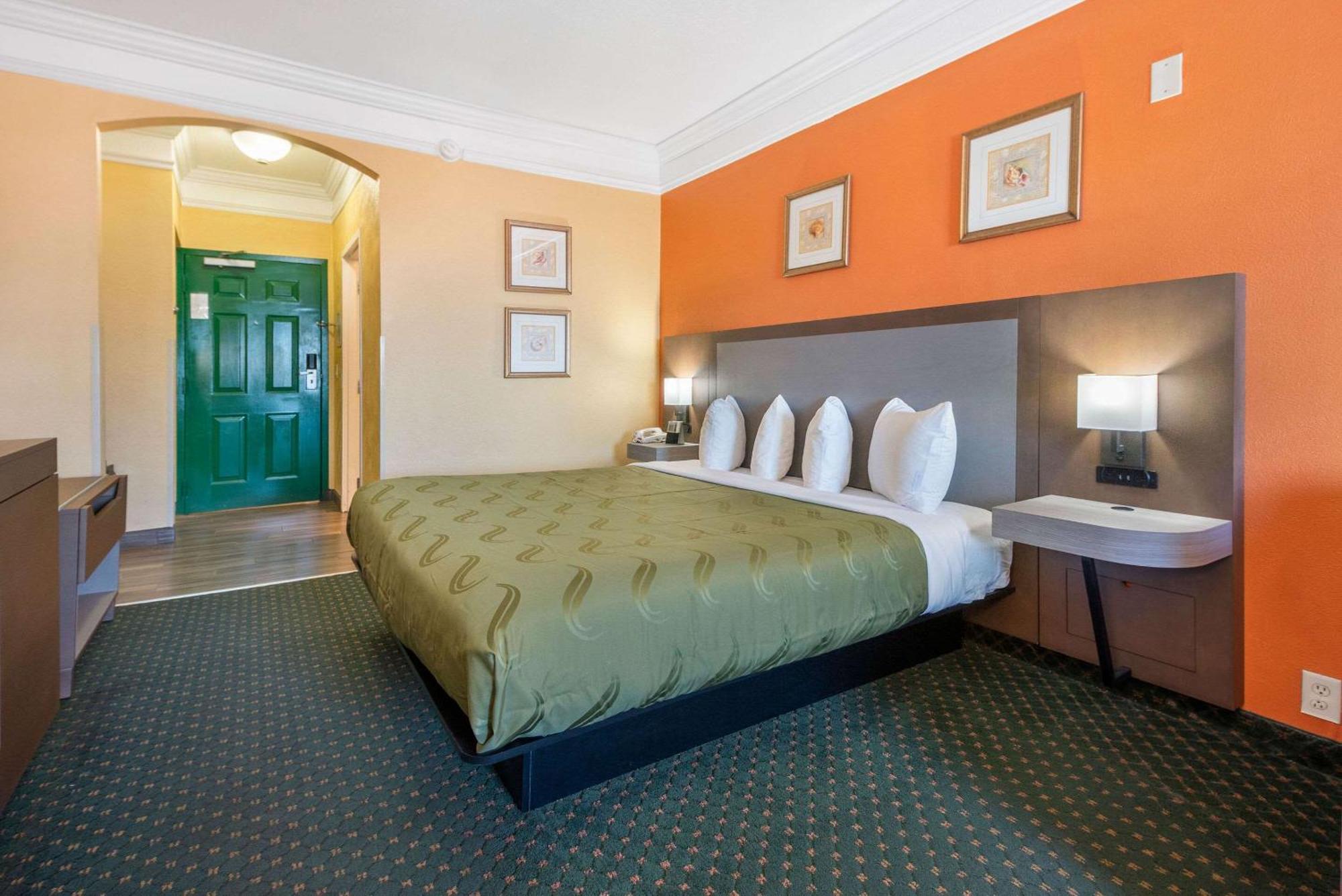 Quality Inn & Suites Galveston - Beachfront מראה חיצוני תמונה